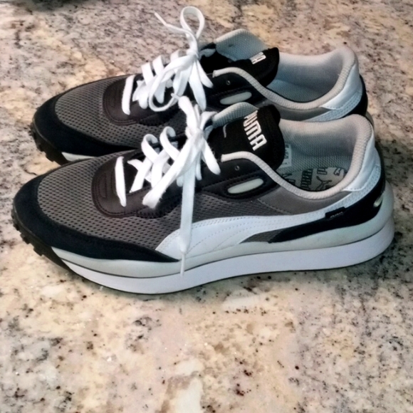 Puma - Picture 1 of 6